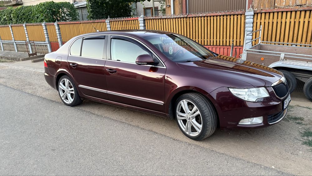 Skoda Superb 2l 170 cp 4200 euro