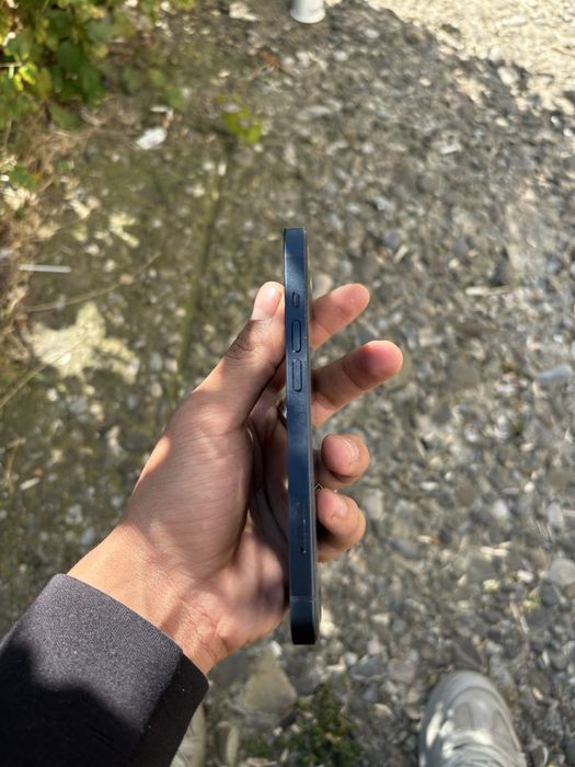 Vând iphone 13 stare impecabila.