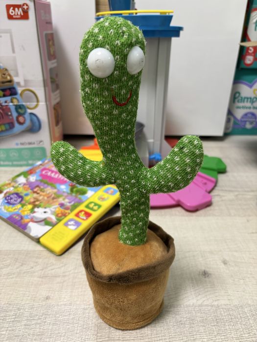 Бебешки играчки дрънкалки и играчки със звуци