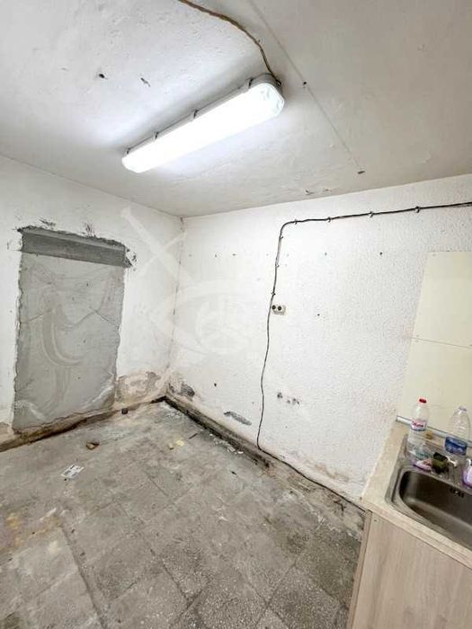 Продава се Промишлена сграда в Бургас, Зорница - 60 кв.м за 225 €/кв.м - Снимка #1