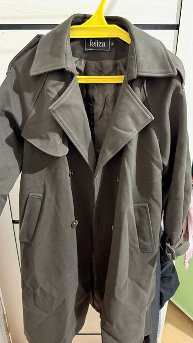 Темно коричневое тёплое пальто, брюки