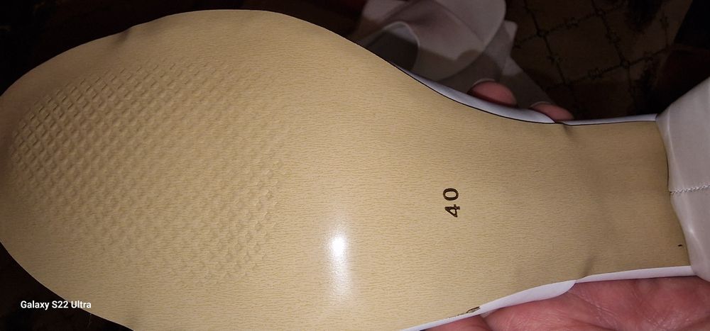 Papuci albi marimea 40