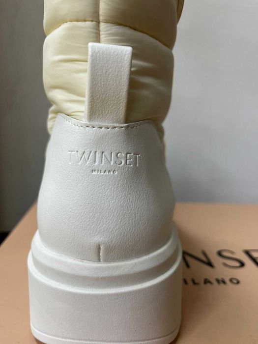 Продавам дамски ботуши TWINSET, размер 40.