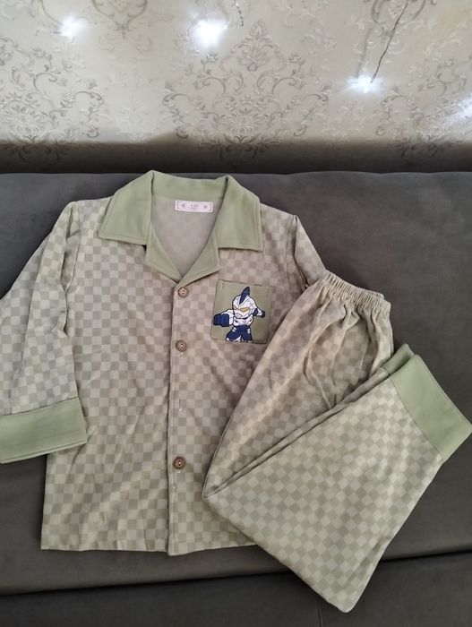 Продам пижамы на мальчика и девочку