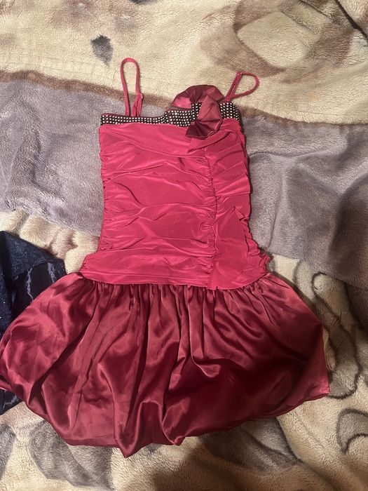 продам платье, на девочку, в хорошем состоянии