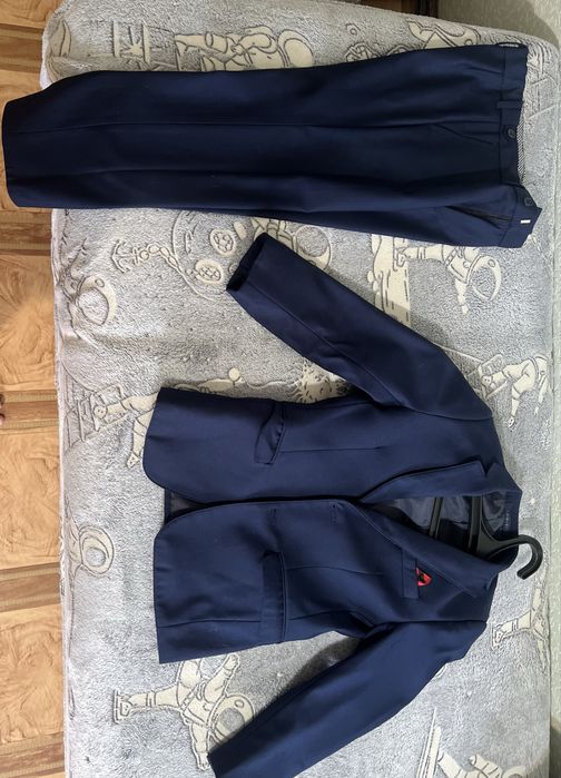 Продаётся школьный костюм для мальчика