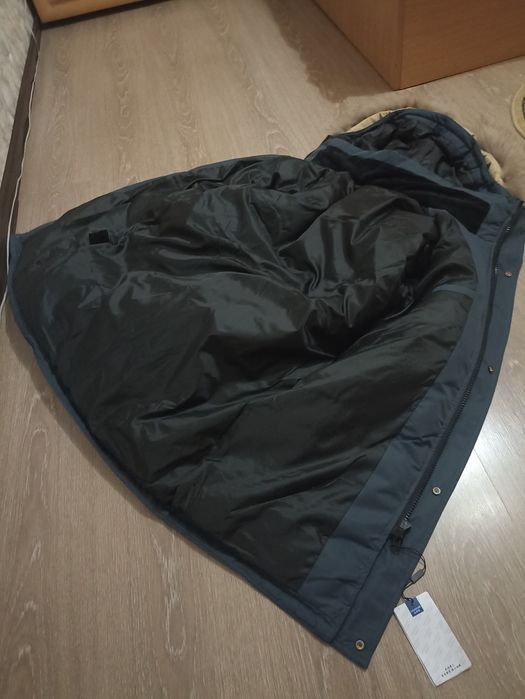 Продам детскую куртку