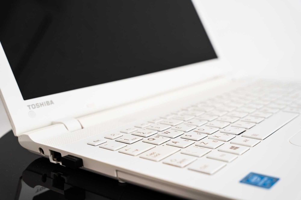 Toshiba Satellite C55-C-142 - Intel Core i3, 4 GB RAM, 1TB HDD