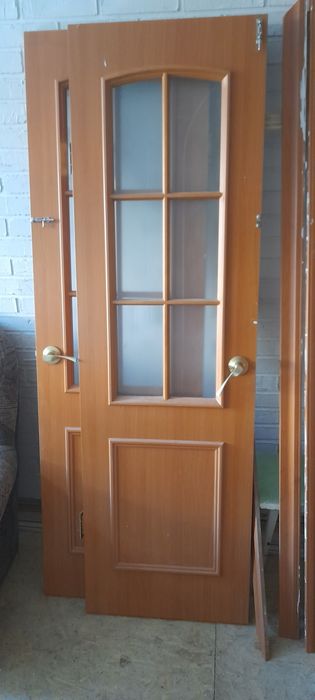 Диван,дверь двойная