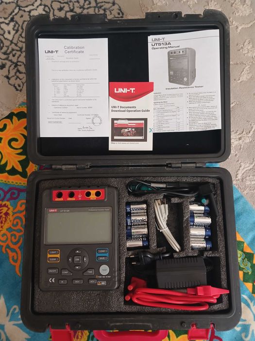 Мегаомметр UNI-T UT513A
