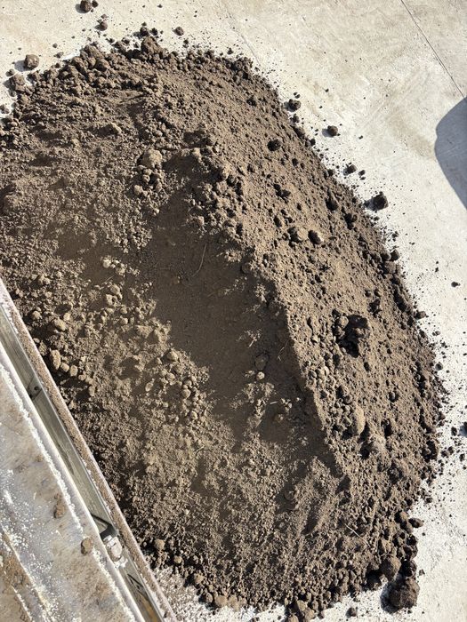 Pamant vegetal  pentru gazon