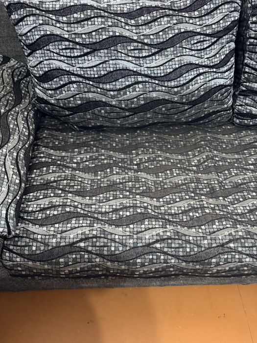 Диван в хорошем состоянии.