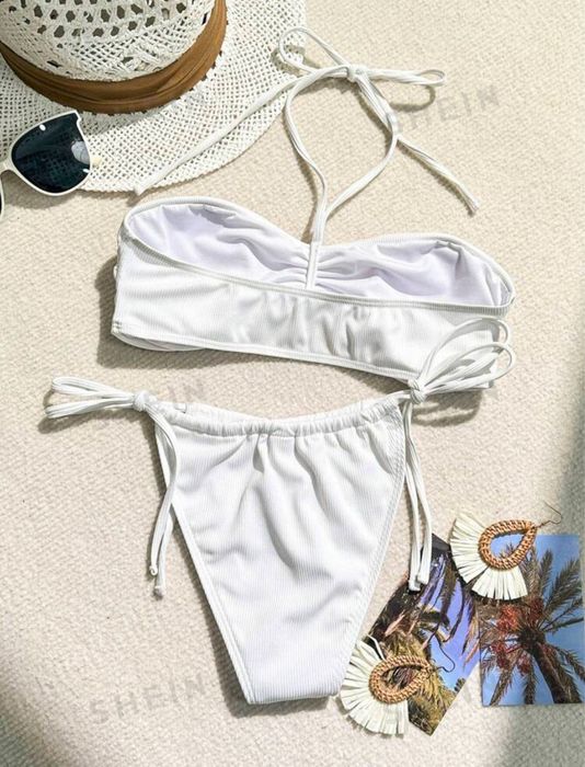 Costum de baie alb din doua piese Marime M