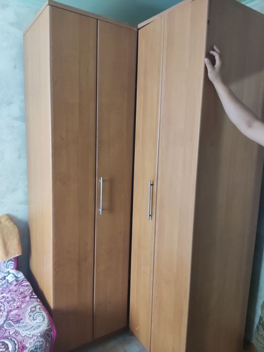 Продам 2 шкафа спальных