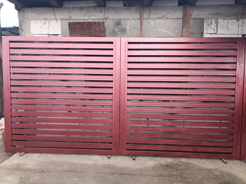 Vând set de porți jaluzele