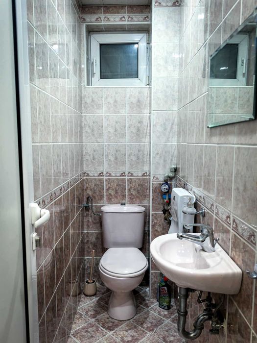 Дава се под наем Тристаен апартамент в София, Зона Б-18 - 100 кв.м за 800 € - Снимка #2