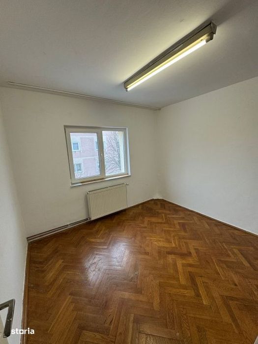 Apartament 4 camere ,decomandat– Micro 16, Bd. Muncii etaj 3/4
