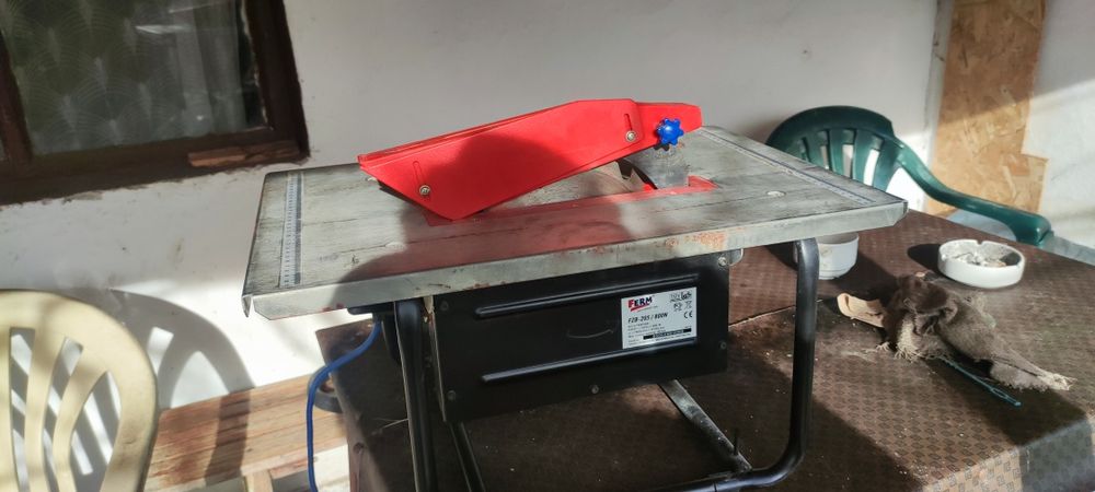 Настолен циркуляр