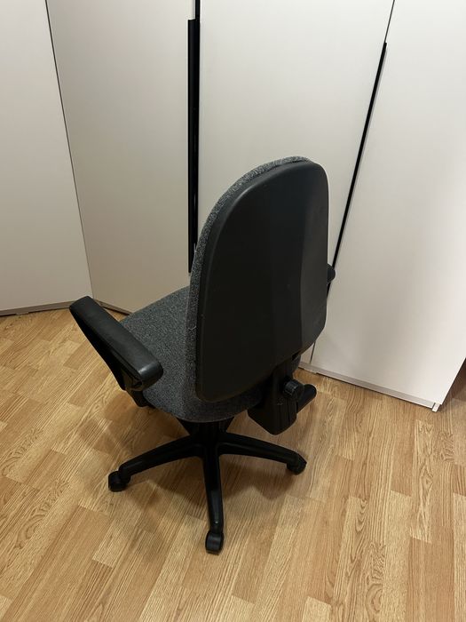 Продам офисное кресло