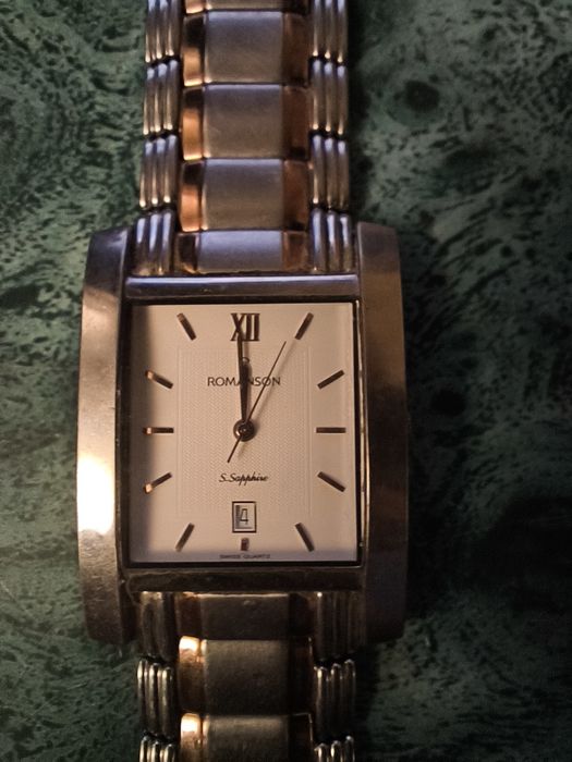 Часы наручные в хорошем состоянии