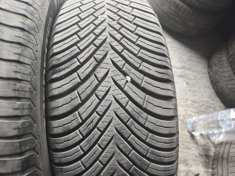 Set 4 anvelope all seasons Vredestein 215/ 55 R16