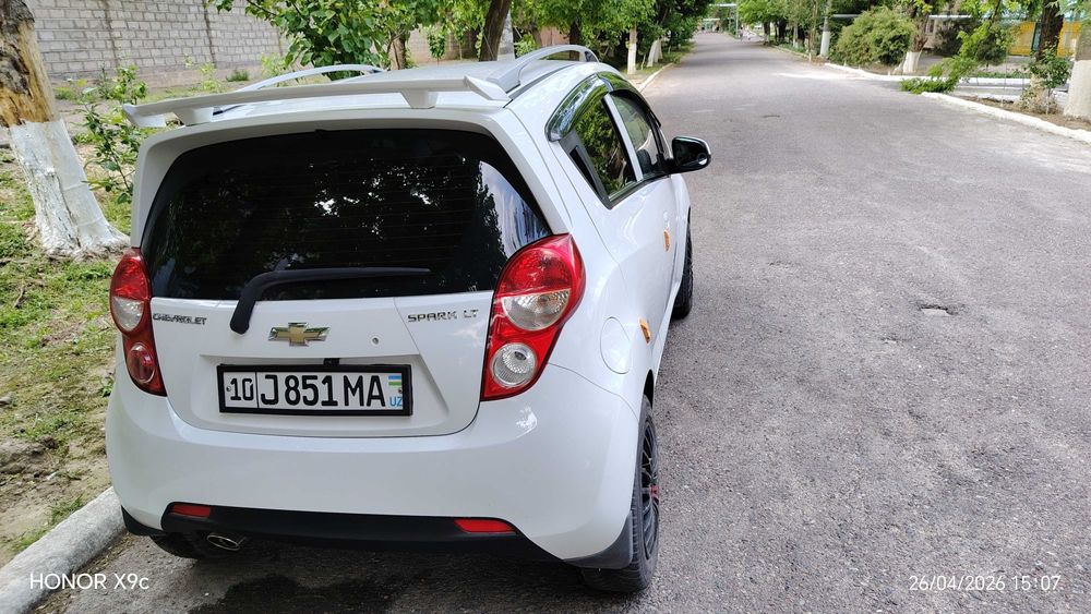 Chevrolet Spark 2015 года