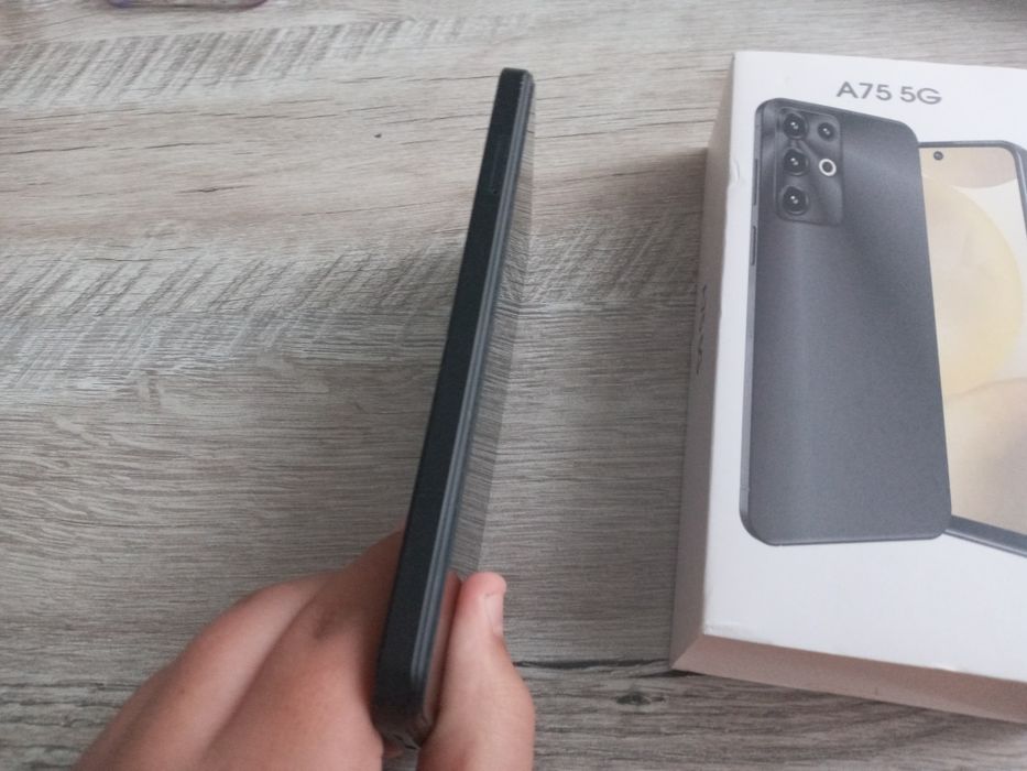 Galaxy A75 5G новый