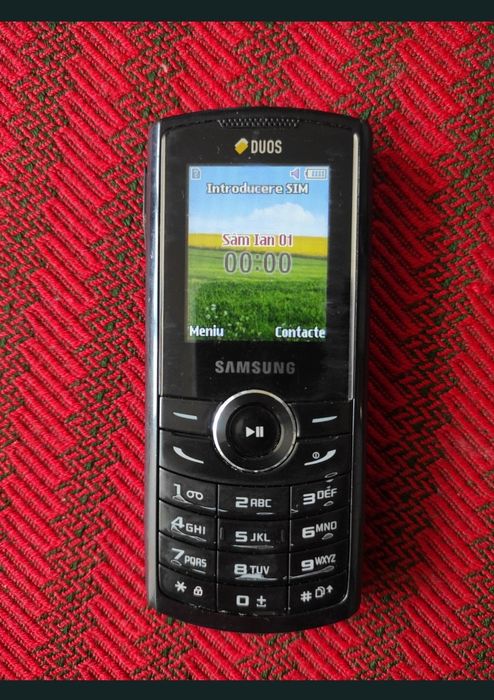 Telefon cu taste și cameră video, cu două cartele SIM
