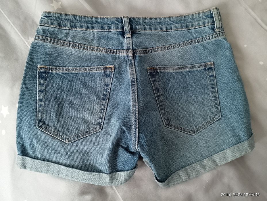 Blugi de dama scurti