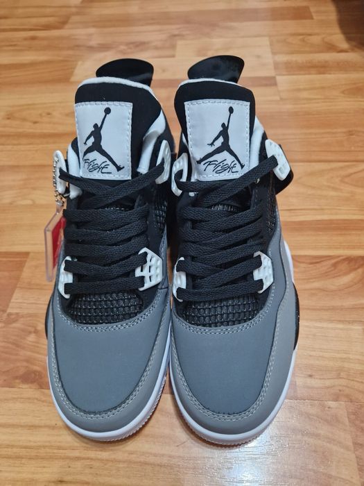 Adidași Jordan patru