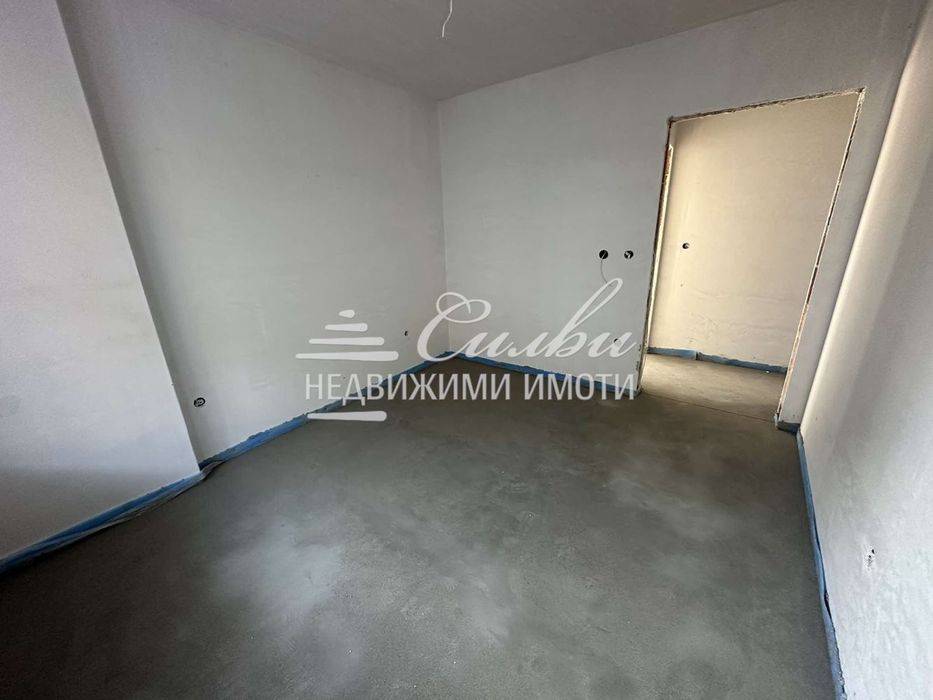 Продава се Тристаен апартамент в Търговище, Център - 114 кв.м за 1185 €/кв.м - Снимка #3