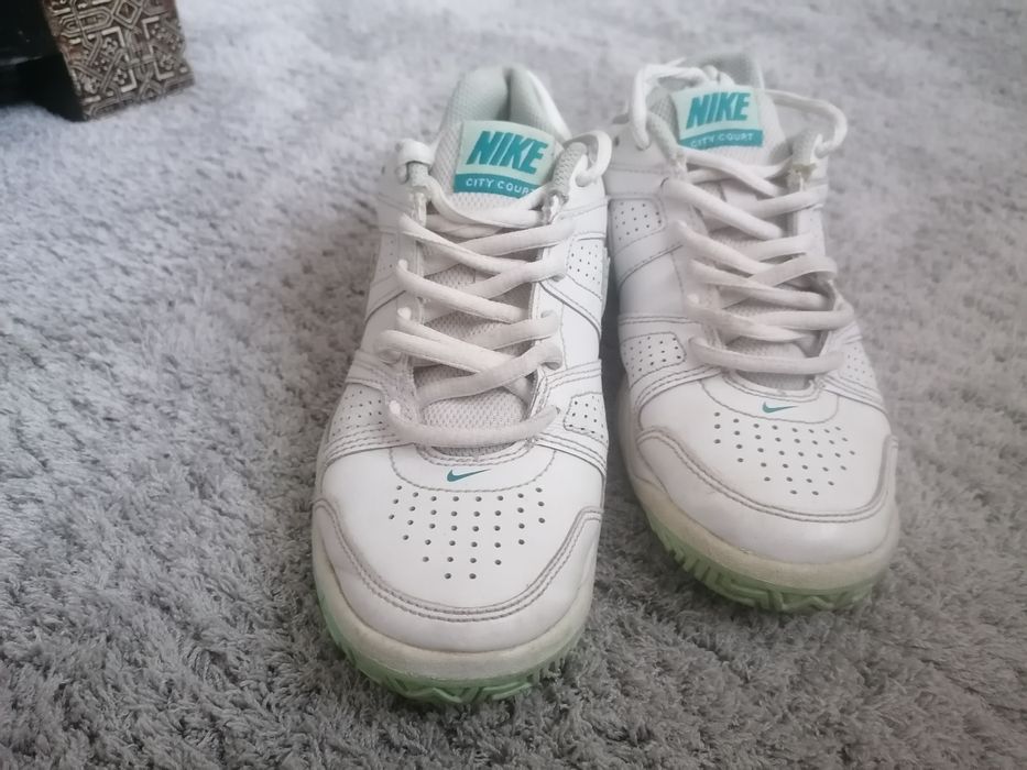 Pantofi sport NIKE, mărimea 35,5