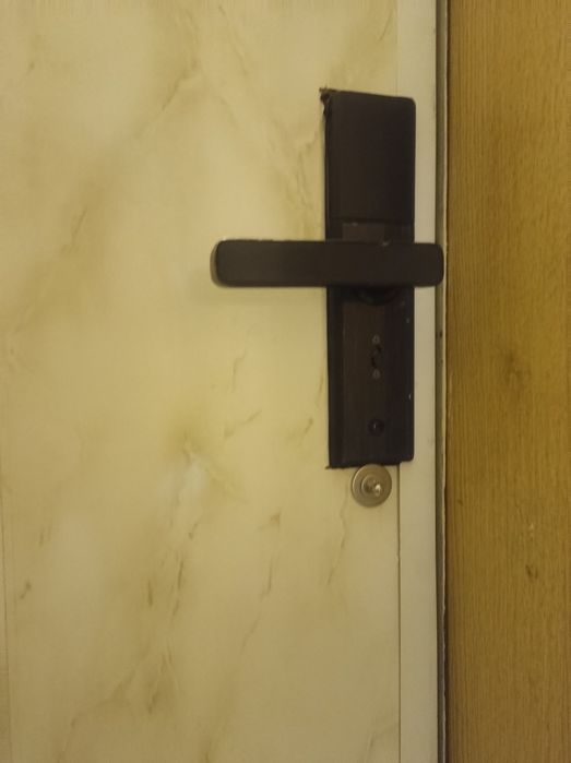 Брава - отключване с пръстов отпечатък