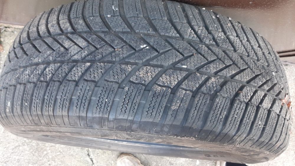 Зимни гуми Бриджстоун 255/60/18