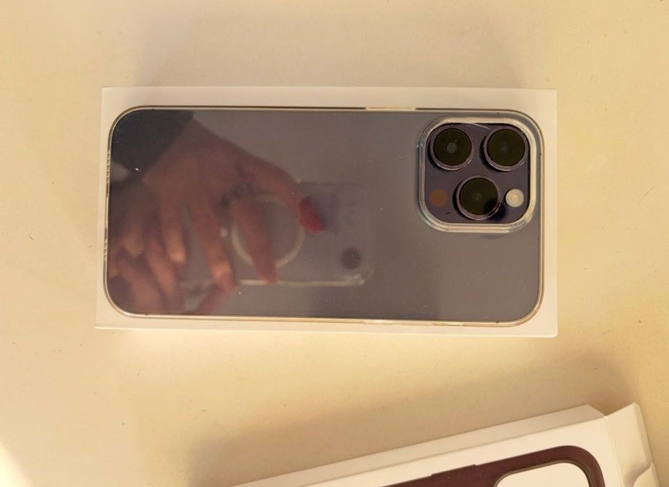 iPhone 14 Pro Max 1TB Deep Purple + кутия + кейсове