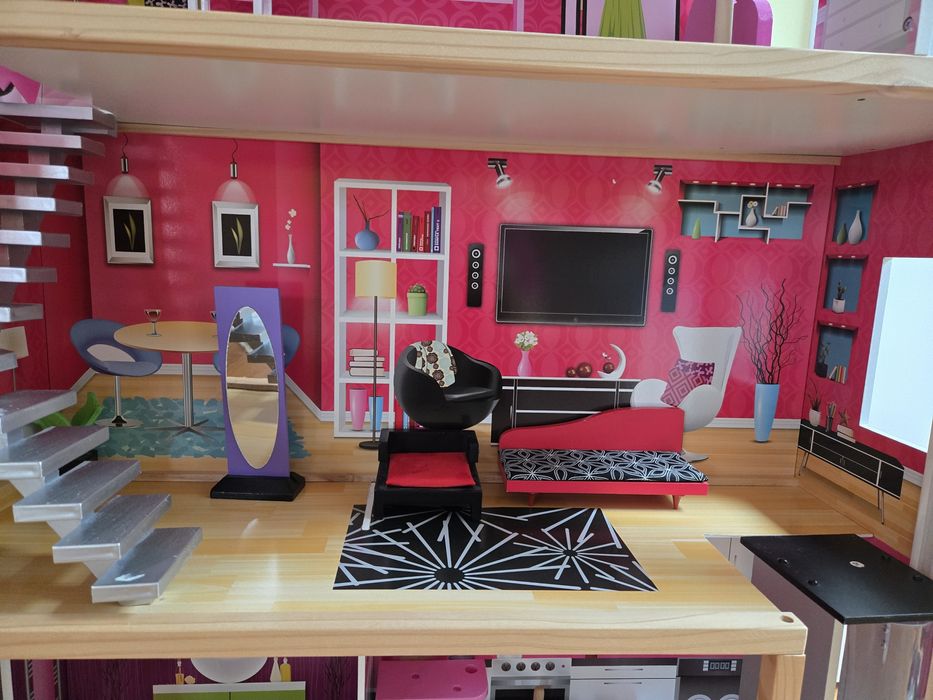 Голяма дървена къща за кукли и барбита