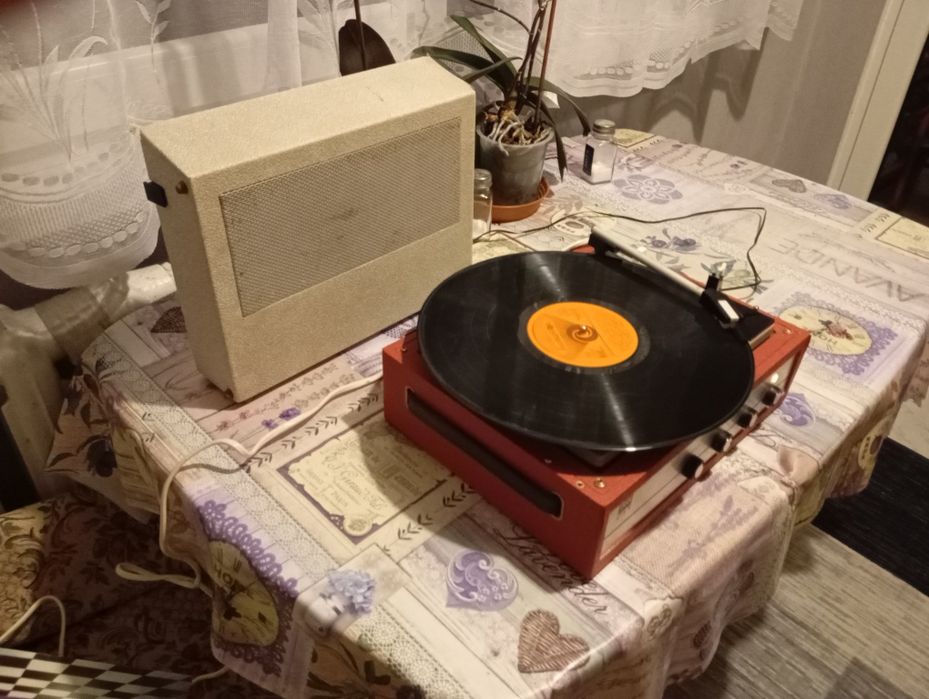 Ретро лампов грамофон Dual P410V от 1966г.