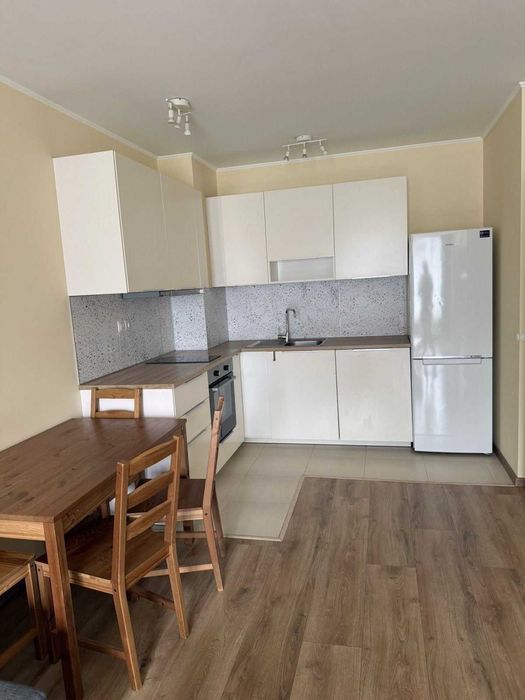 Прекрасен двустаен апартамент в Младост 1А !