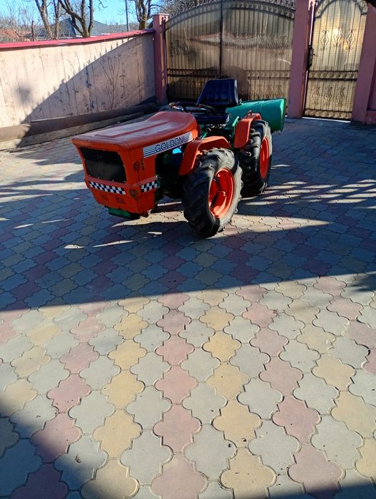 Tractor articulat 4x4