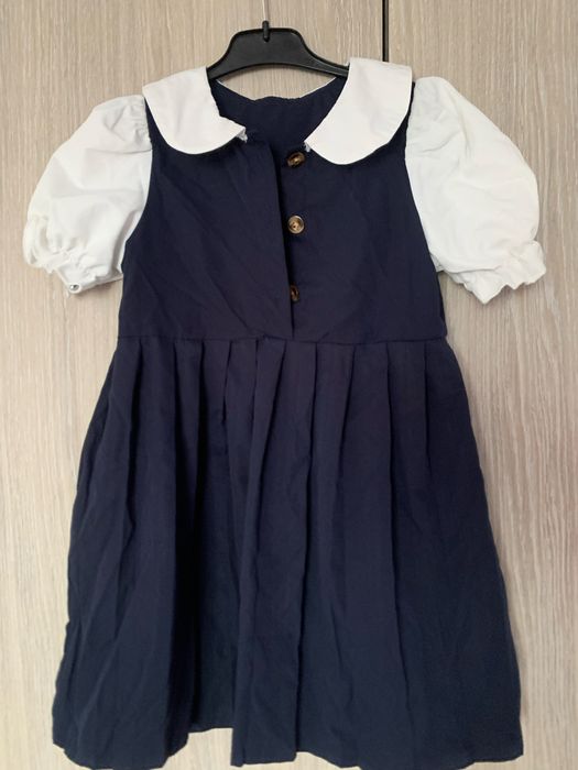 Uniforme fetita se dau toate perfecte pentru 6-7 ani