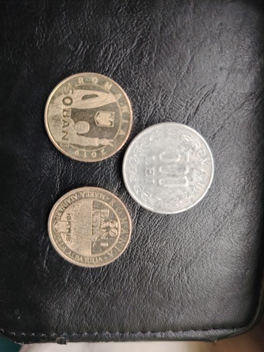Vând 3 Monede stare bună