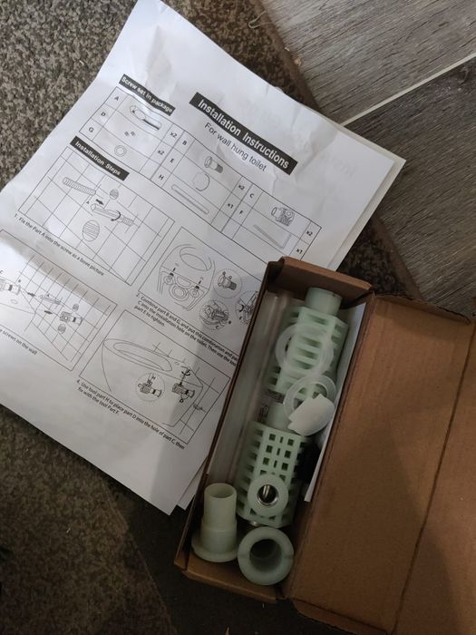 Wc ceramic suspendat cu capac nou