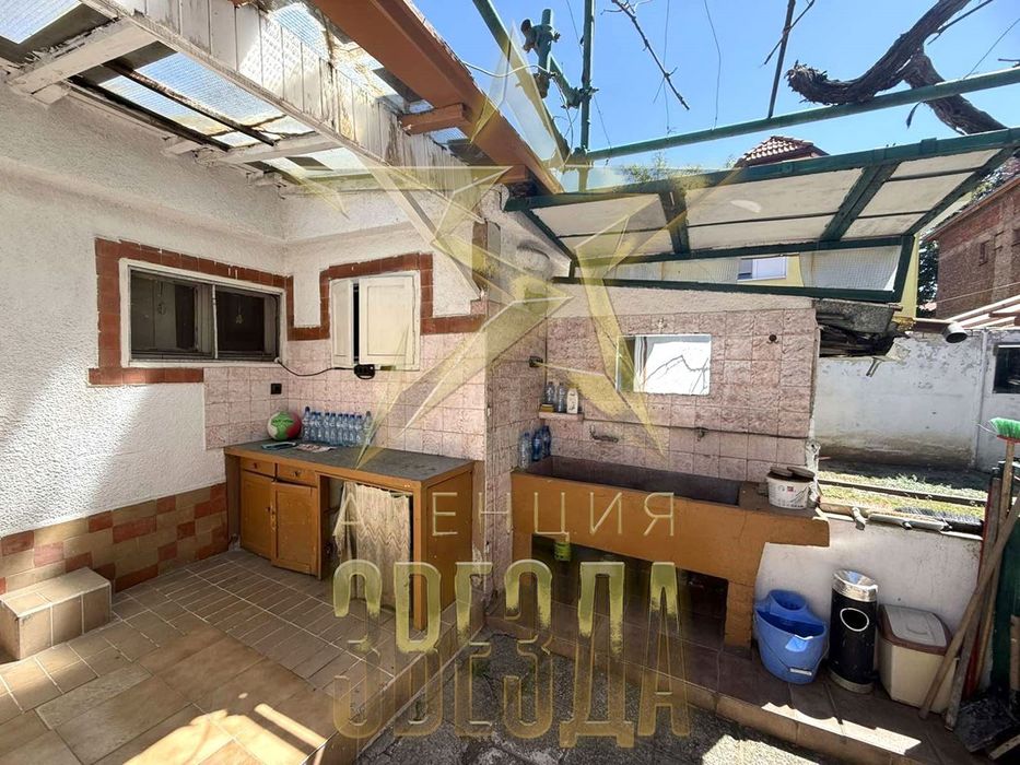 Продава се Къща в Пловдив, Център - 92 кв.м за 2120 €/кв.м - Снимка #2