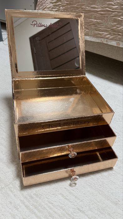 Сундук Charlotte Tilbury