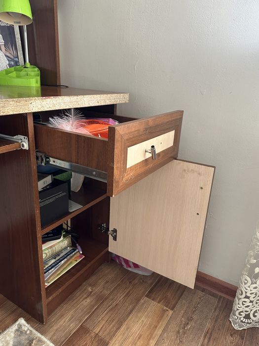 Полка для книг, парта