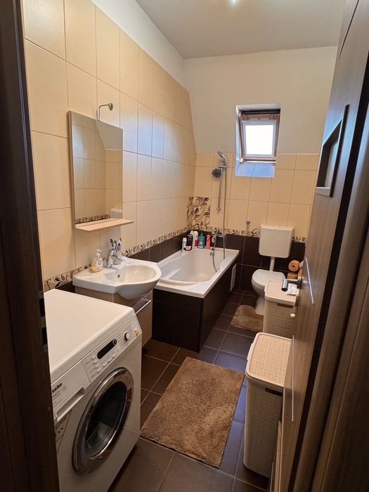 Vand apartament 3 camere vizavi de Iulius Mall
