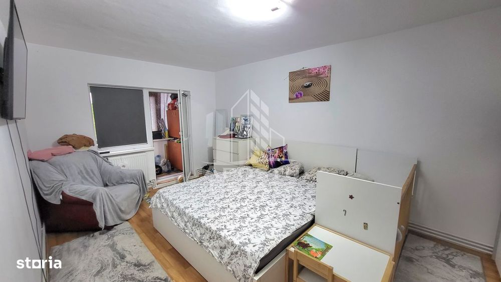Apartament decomandat,4 camere,2 bai,etaj 2 Calea Lipovei