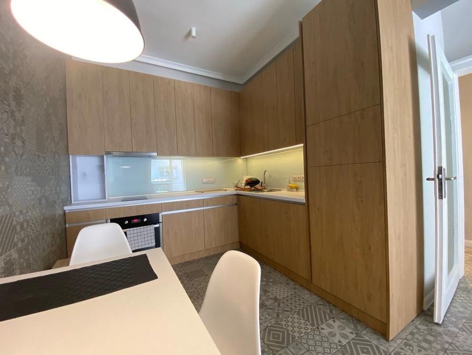 Дава се под наем Двустаен апартамент в София, Център - 68 кв.м за 825 € - Снимка #5