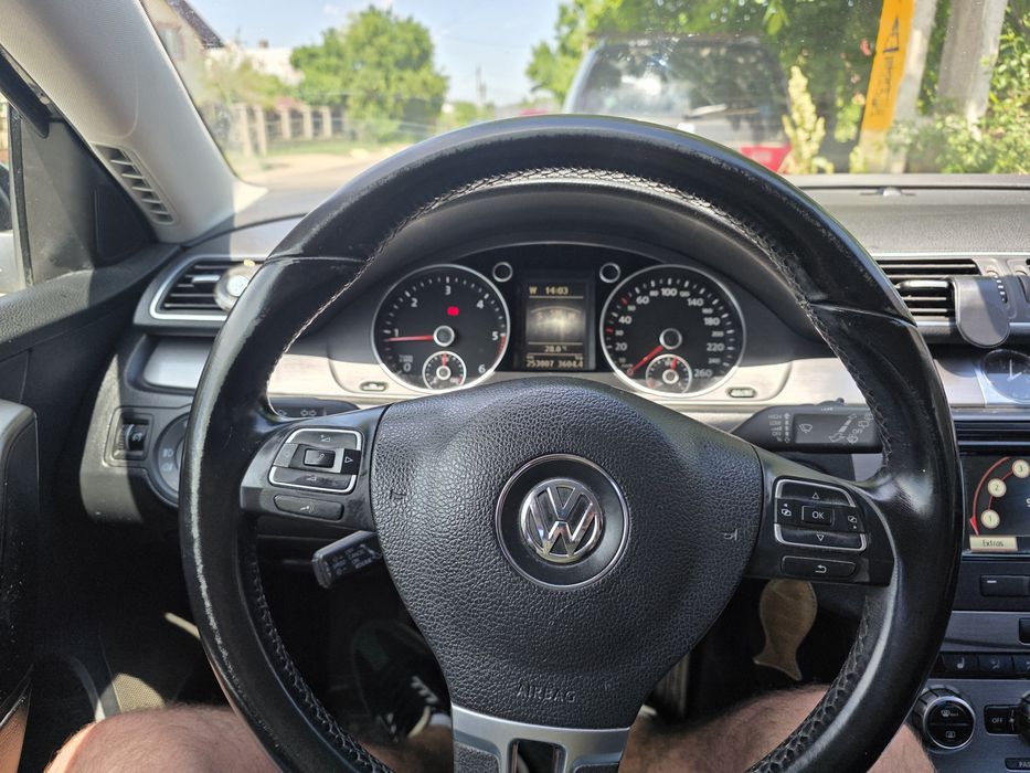 VOLKSWAGEN Passat 2012 — imagine 4