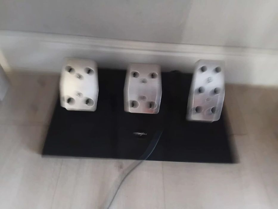 Продам игровой руль педаль